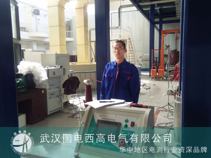 清華大學研究院調試智能耐壓裝置